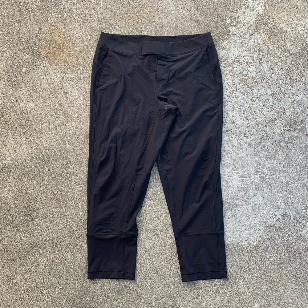 NWOT Lululemon 3/4 Pants